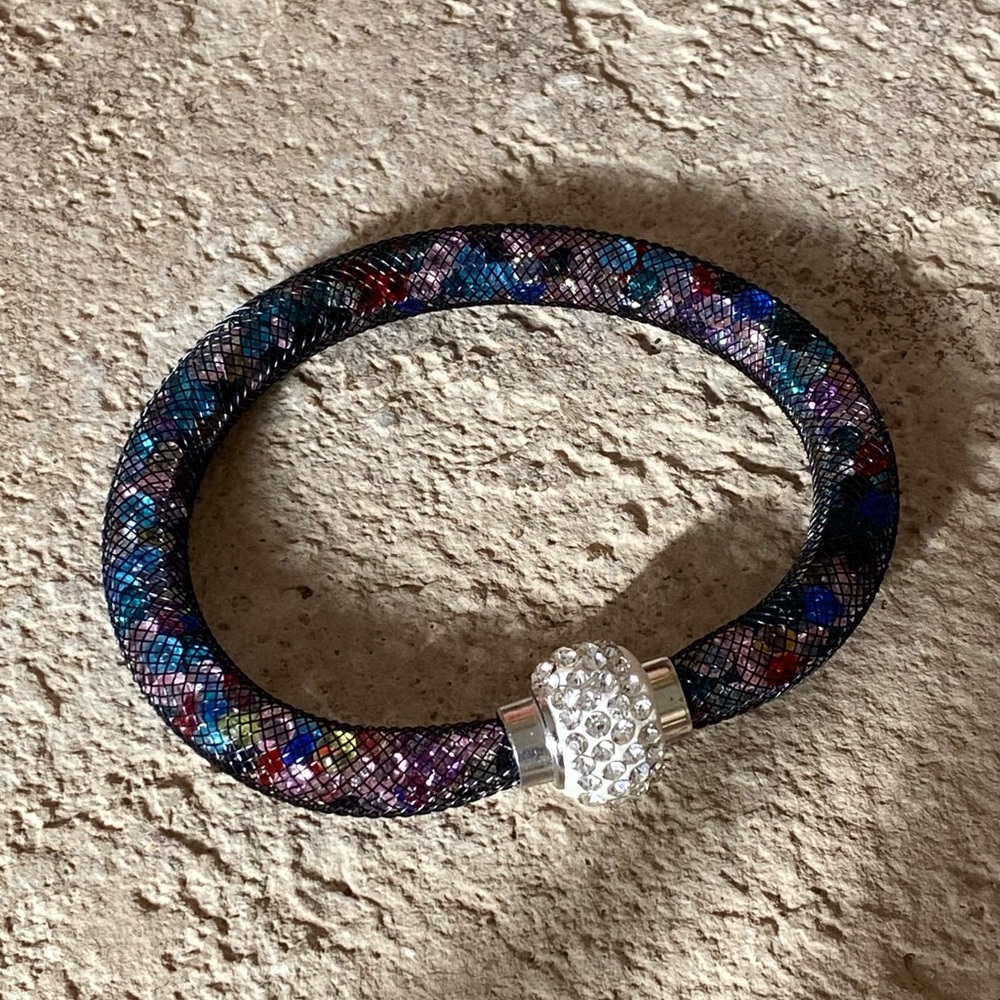 Unique multicoloured crystal bracelet with magnetic clasp